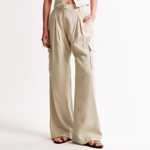 Abercrombie & Fitch Size 32 Long Crepe Drapey Tailored Wide Leg Cargo Pant - Picture 1 of 11